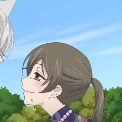 小孩大哭猫咪边哄边擦眼泪